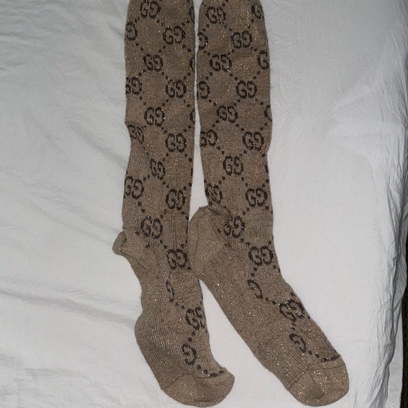 gucci crew - worn once and dry cleaned - Picture 2 of 3